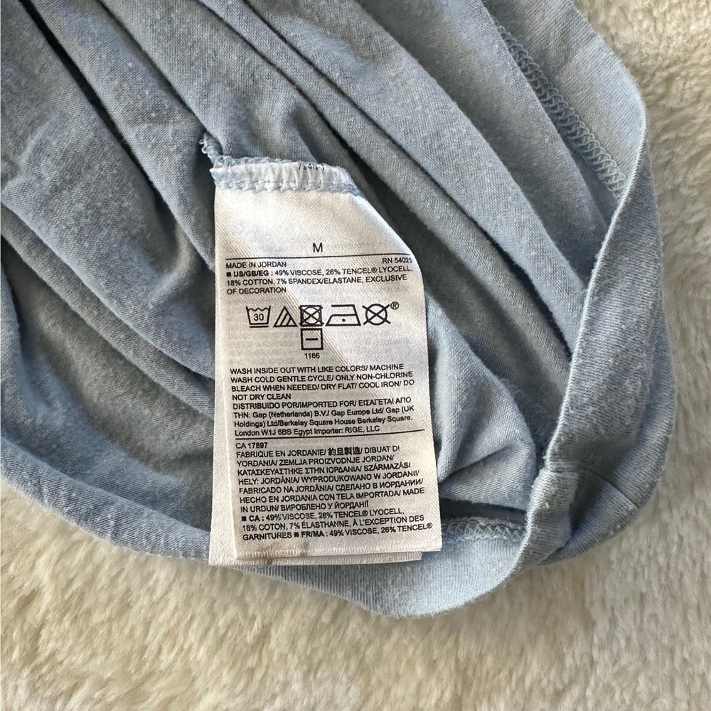 Banana Republic Luxe Touch Tank Top Light Blue Scoop Neck Satin Trim Womens M - Picture 6 of 6